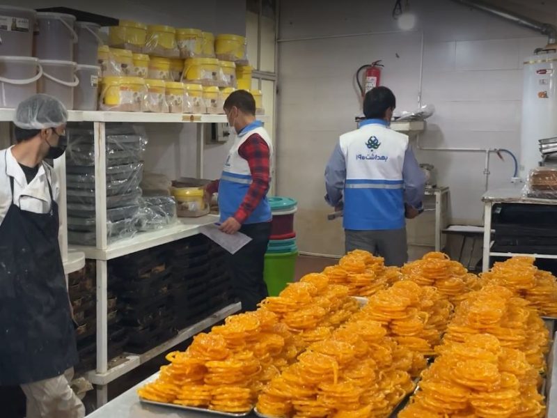 معدوم سازی ۷۲۶ کیلوگرم مواد غذایی تاریخ مصرف گذشته