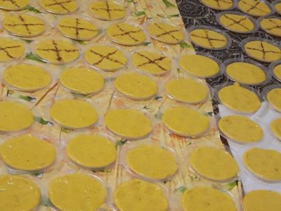 عطر حلوای نذری در کوچه‌های جهرم پیچید